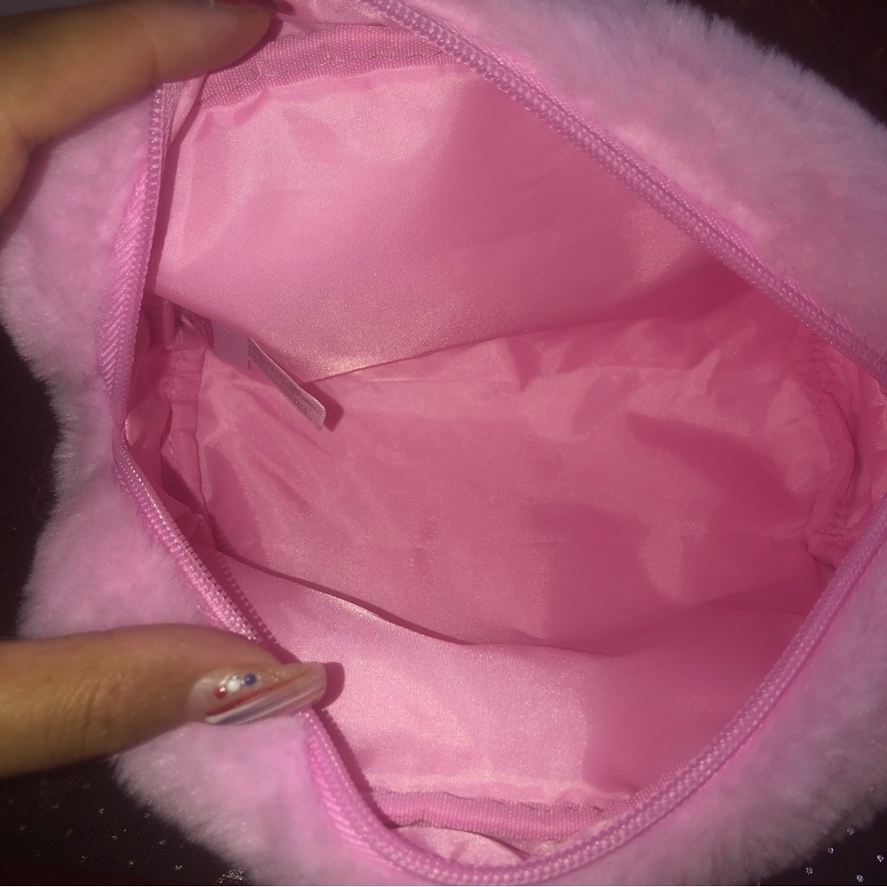 Barbie the movie fuzzy pink makeup bag limited edition - Picture 10 of 10